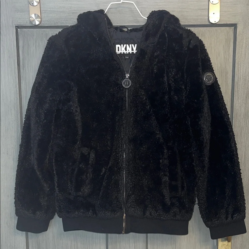 DKNY Black Fuzzy Girls Jacket size 14/16 Black Sherpa heavyweight